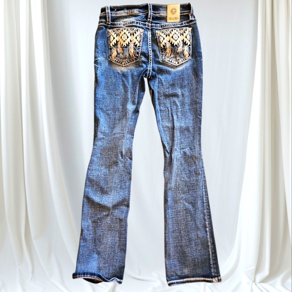 Miss Me Women's Mid-rise Slim Boot Blue Jeans with Feather Detail Size 30 New - Picture 1 of 2